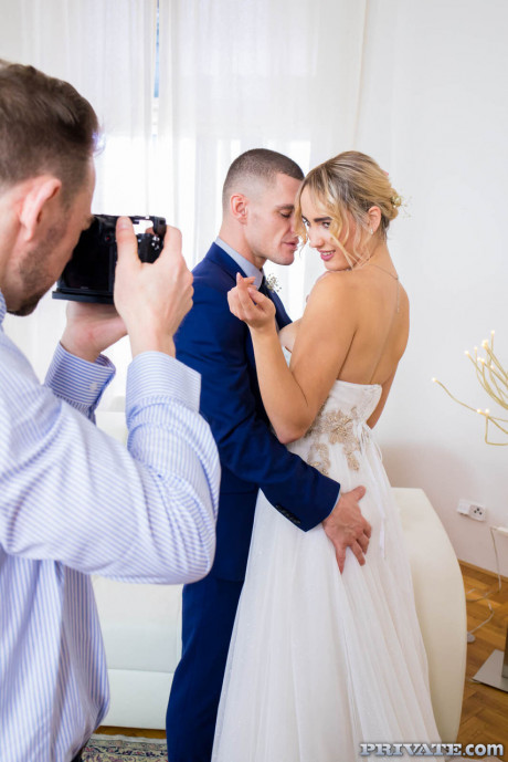 Blondie bride Anna Khara gets sexed by her fiance & the wedding photographer - #24647
