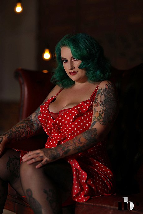 Chubby green haired model Galda Lou unveils her magnificent titties and big behind - Image 2 of 21  in Babe category   featuring Galda Lou 