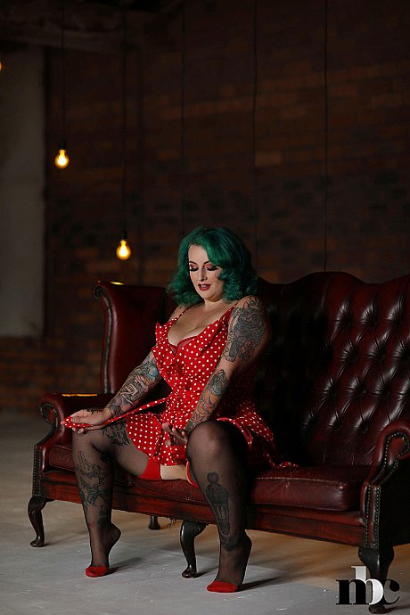 Chubby green haired model Galda Lou unveils her magnificent titties and big behind - Image 3 of 21  in Babe category   featuring Galda Lou 