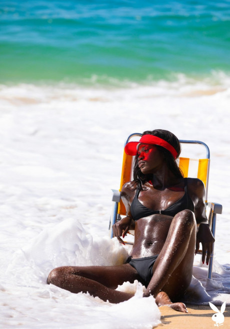 Glamorous French babe Naomi Nash exposes her sweet ebony curves on the beach - #1054676