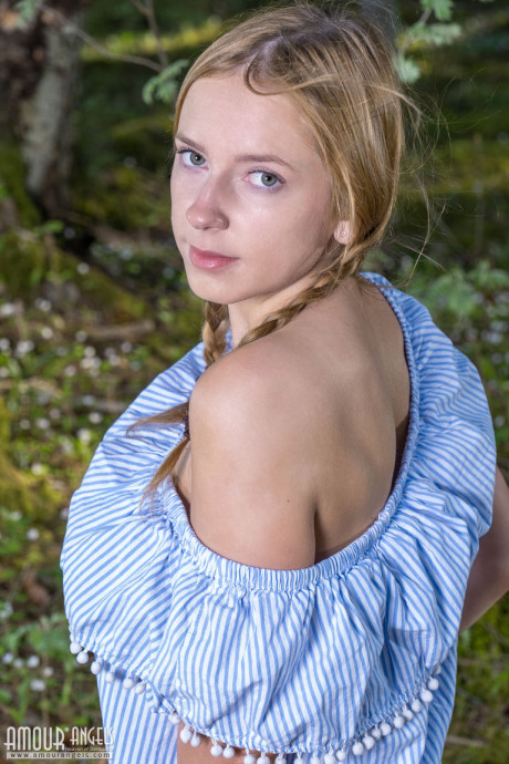Fresh young whore GF lady Sara uncovers her full breasts before parting her snatch in a forest - #167287
