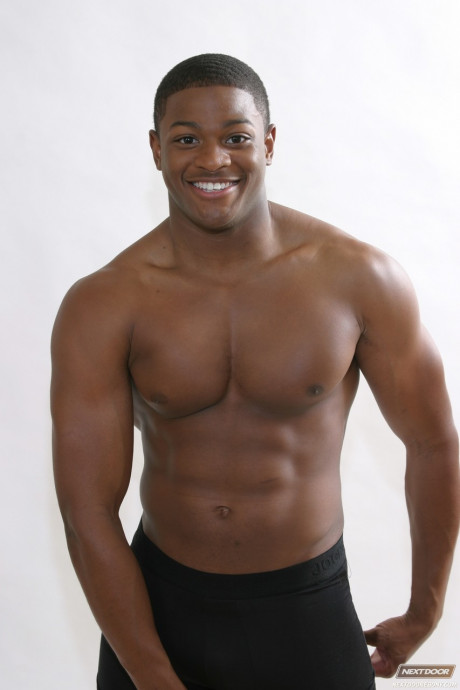 Handsome black fella Ricardo reveals his pretty body and jerks off - #241121