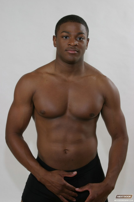 Handsome black fella Ricardo reveals his pretty body and jerks off - #241122
