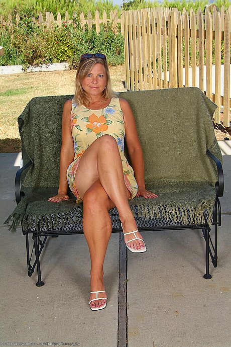Mature with a fantastic ass Cricket undresses and flaunts her gigantic boobs - Image 1 of 20  in Pussy category   featuring Cricket 