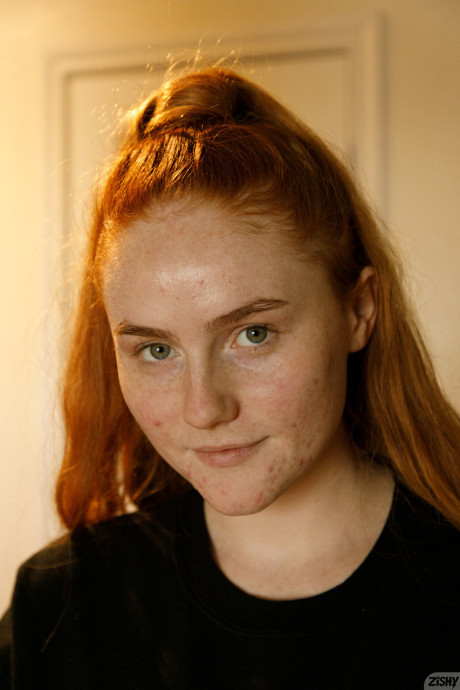 Ginger Head babe amateur Dabney Conrad flaunts her all-natural body in a solo - #1477248