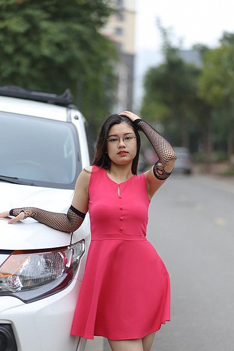 Adorable oriental model with glasses Natalia poses in her ravishing dress outside - Image 9 of 21  in Outdoor category  