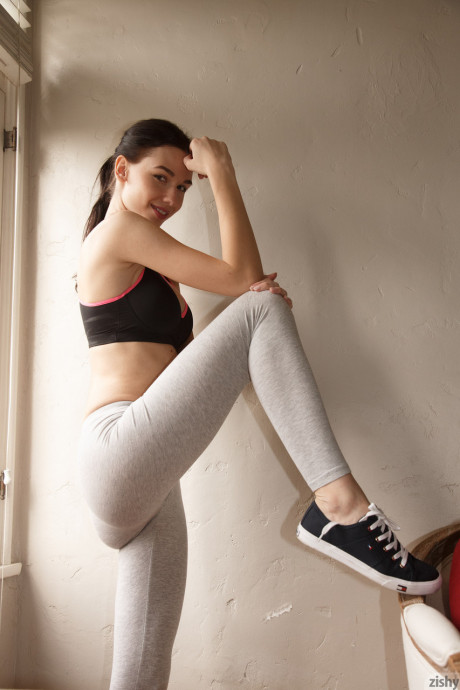 Euro young Yana Kushnir displays her charming body while stretching in sportswear - #441212