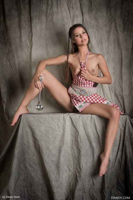 Petite amateur model Lorena G gets rid of her apron & shows her hot undressed body - #1079027