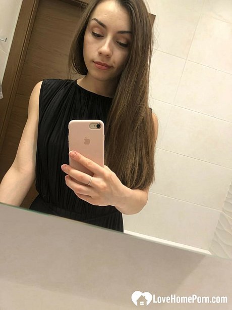 Brunette American takes selfies of her medium boobs and round butt - Gallery #16399