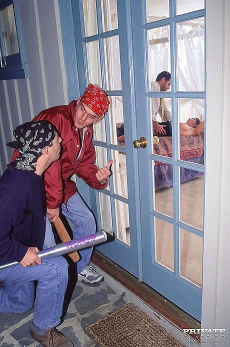 Brunette MILF Sofia Ferrari gets pounded by her hubby and a lovers of thieves - Image 4 of 12  in Legs category   featuring Jean Yves Le Castel, Sofia Ferrari 