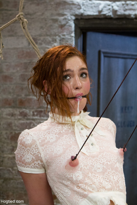 Redheaded babe Jodi Taylor gets punished with a vibrator in bondage - #1262844