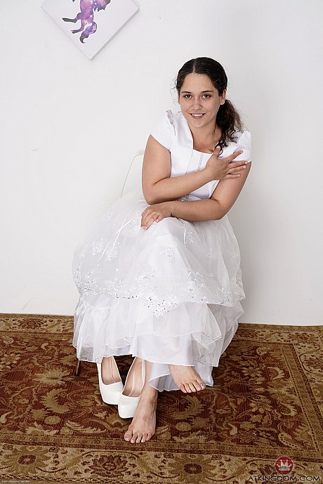 Amateur young Ziggy Star shows her humongous booty & hairy snatch as she strips - Image 11 of 21  in Pussy category   featuring Ziggy Star 