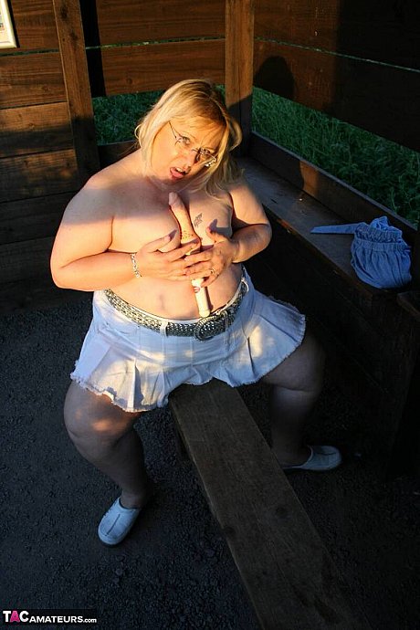 Old fatty Lexie Cummings masturbates with a sex toy in a backyard - Image 12 of 16  in Dildo category   featuring Lexie Cummings 