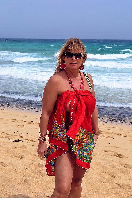 Fat middle-aged blonde naked Chrissy goes nude while at a public beach - Image 10 of 15  in Pussy category   featuring Nude Chrissy 