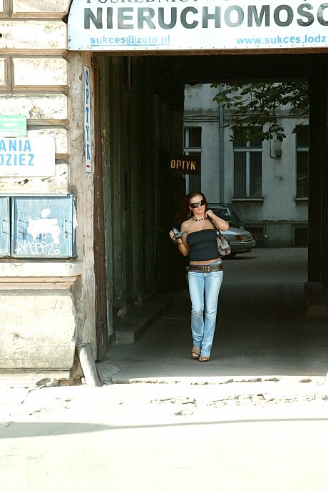 Fucking Machines Veronica - Image 14 of 18  in Outdoor category   featuring Veronica 