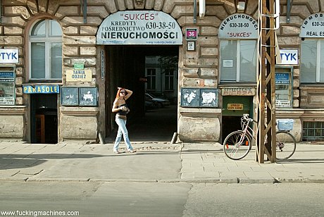 Fucking Machines Veronica - Image 15 of 18  in Outdoor category   featuring Veronica 