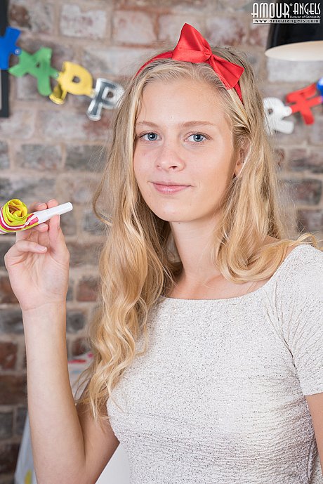 Fresh young looking blondie Amy puts her tight pussy on display on her birthday - Image 3 of 20  in Pussy category   featuring Amy Lauma 