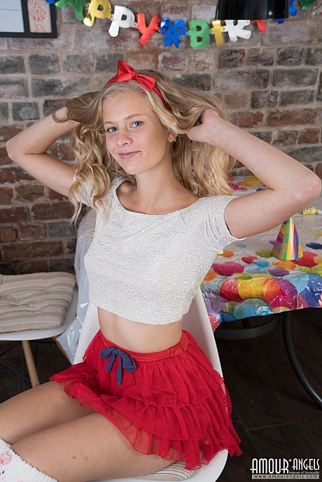 Fresh young looking blondie Amy puts her tight pussy on display on her birthday - Image 5 of 20  in Pussy category   featuring Amy Lauma 