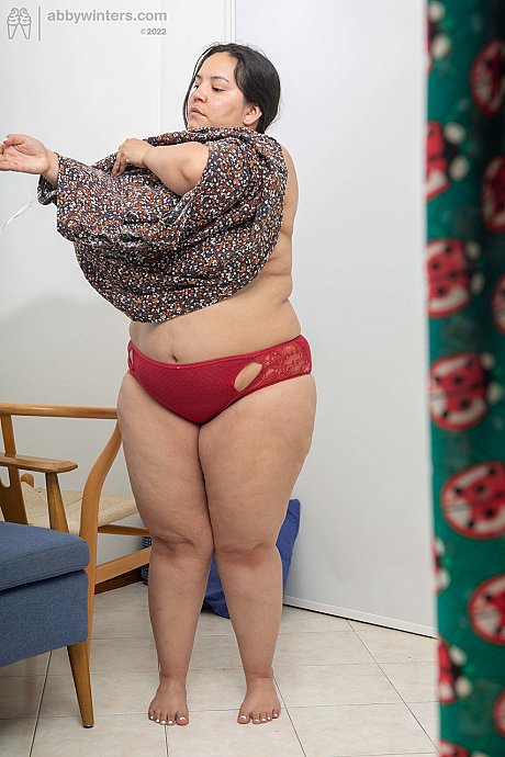 Chunky amateur with large juggs Laury gets spied on while getting dressed - Image 11 of 20  in Amateur category   featuring Laury 