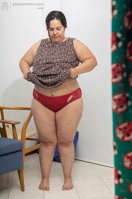 Chunky amateur with large juggs Laury gets spied on while getting dressed - Image 14 of 20  in Amateur category   featuring Laury 