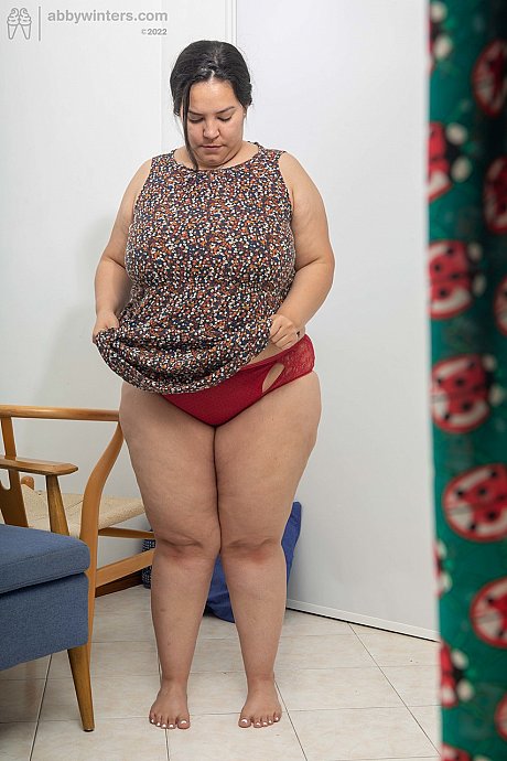 Chunky amateur with large juggs Laury gets spied on while getting dressed - Image 15 of 20  in Amateur category   featuring Laury 