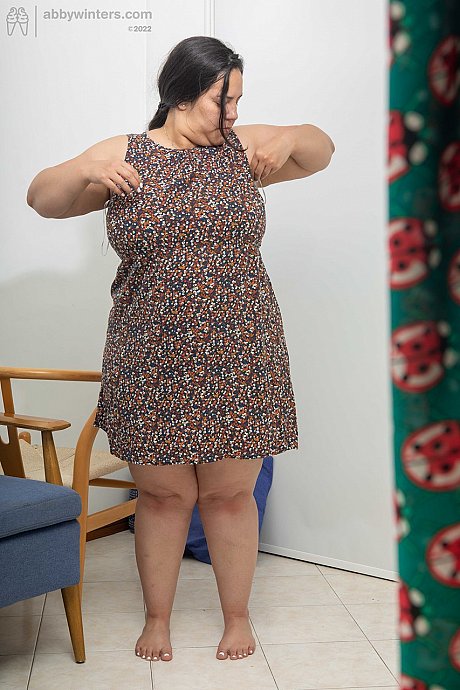 Chunky amateur with large juggs Laury gets spied on while getting dressed - Image 16 of 20  in Amateur category   featuring Laury 