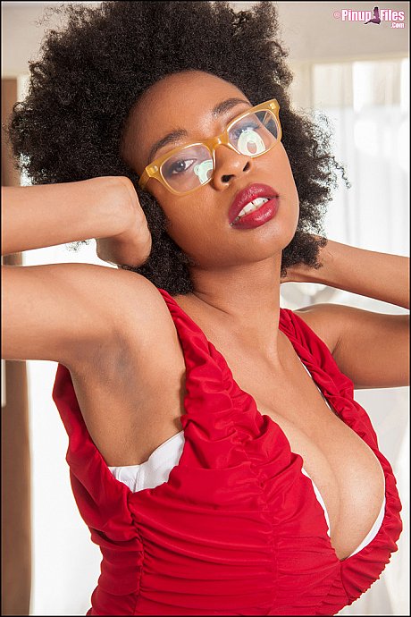 Ravishing black babe in glasses uncovering her enormous titties - Image 2 of 16  in Babe category   featuring Julie Anderson 