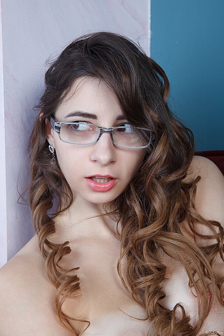 Rylsky Art performed by Elle Mira Porn Pictures - Image 1 of 21  in Model category   featuring Elle Mira 