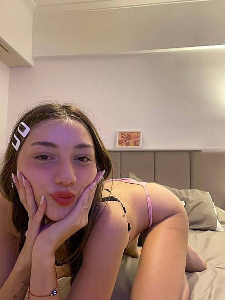 Kiera Brooks XXX porn pics