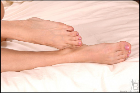 Hot Legs and Feet Jasmine Rouge - #127914