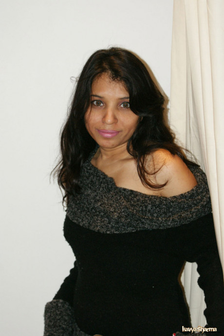 Indian solo bitch girl broad Kavya Sharma exposes one breast and then the other - #1109026