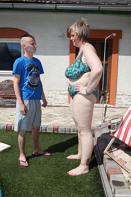 Mature BBW doffs her bikini to seduce fresh teen lover & get monstrous boobies jizz covered - Image 2 of 15  in Outdoor category   featuring Milly Mounds 