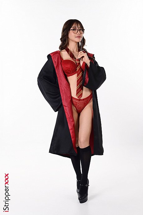 Thin asian slut chick masturbates with a dildo while wearing her eyeglasses