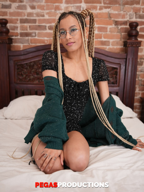 Kinky babe in glasses and with pigtails Cherry Glazed poses nude on a bed - #1256730