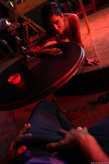 Tattooed stripper Bonnie Rotten gets orally pleased & screwed by a fan - #1363827