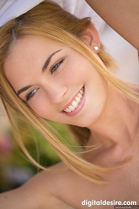 Pretty tasty babe Bailey Rayne strips fully undressed & spreads her cute shaved twat - Image 5 of 20  in Model category   featuring Bailey Rayne 