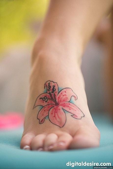 Pretty tasty babe Bailey Rayne strips fully undressed & spreads her cute shaved twat - Image 16 of 20  in Model category   featuring Bailey Rayne 