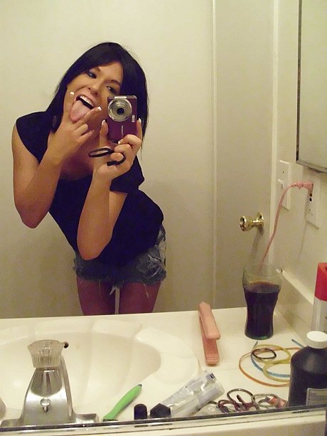 Playful teen Kylah Devaughn strips, poses and masturbates in a compilation - Image 6 of 20  in Pussy category   featuring Kylah Devaughn 