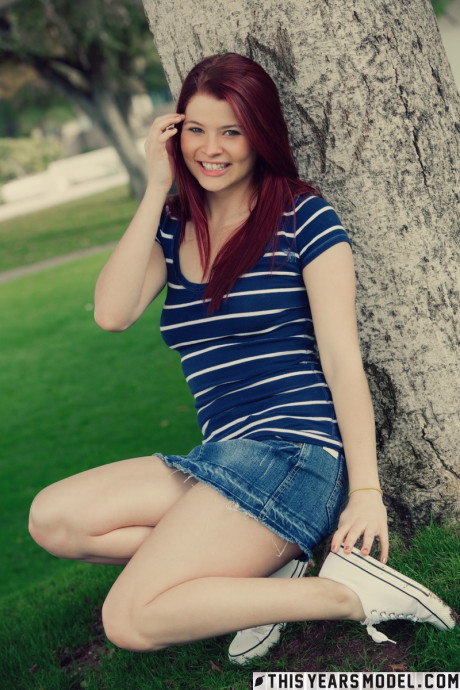 This Years Model Mindy Flashes in the Park - #227762