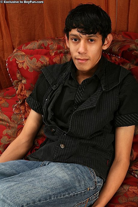 Fiance boy Fun starring Brandon Cyler Porn Pictures - Image 1 of 21  in Gay category  