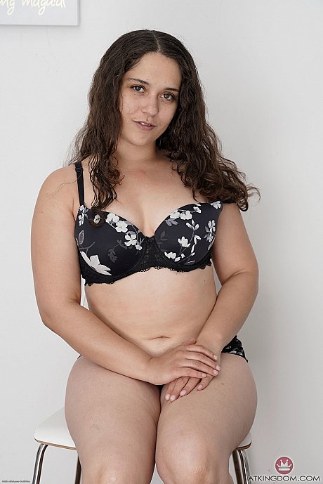 Pretty curvy brunette Ziggy Star shows off her monstrous booty and her furry pussy - Image 2 of 21  in Close Up category   featuring Ziggy Star 