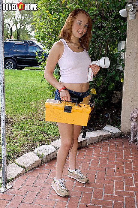 Female handyman in denim shorts seduces the homeowner for sex on the side - Image 1 of 12  in Spreading category   featuring Seth Dickens, Sonny Blaize 