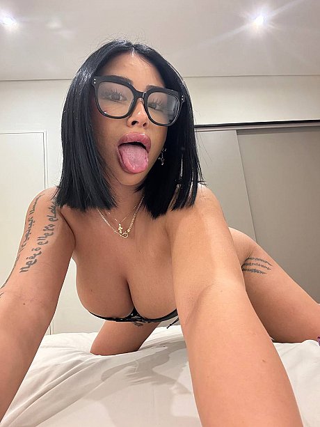 OnlyFans Leyla Amari featuring Leyla Amari naked Photos - Image 7 of 20  in Model category   featuring Leyla Amari 