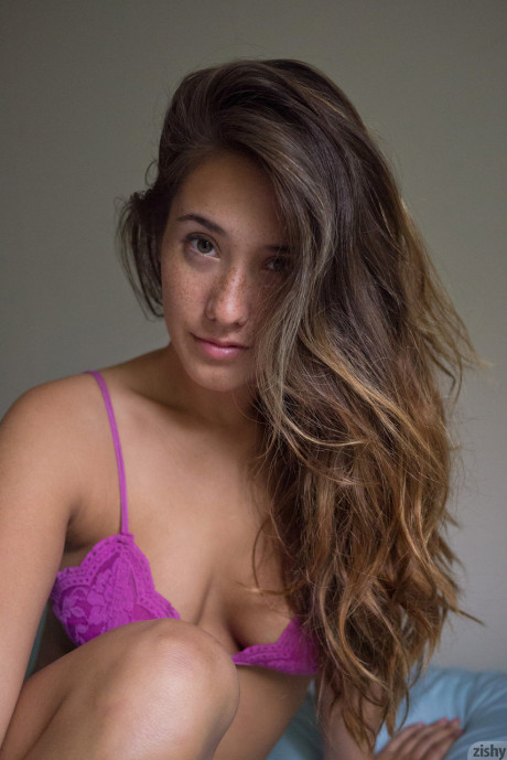 Gorgeous babe Eva Lovia flaunting hot body in pretty panties & bra on her bed - #438071