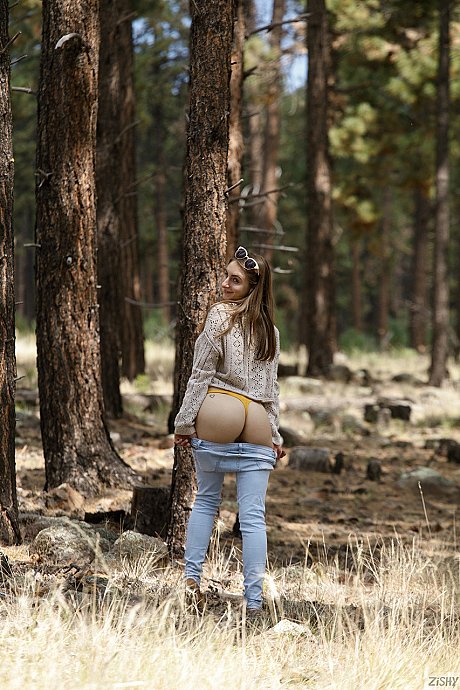 Amateur bitch Penelope Kay strips in the forest & shows her ass & trimmed snatch - Image 2 of 12  in Pussy category   featuring Penelope Kay 