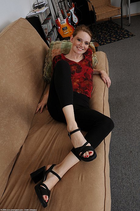 Gorgeous amateur Tabitha takes off her stockings & shows off her furry pussy