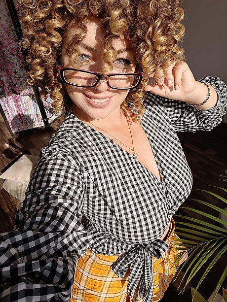 OnlyFans Hanna Zimmer featuring Hanna Zimmer Hot Pictures - Image 19 of 20  in MILF category   featuring Hanna Zimmer 