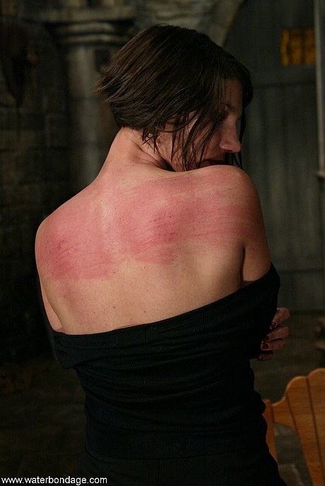 Water Bondage featuring Savanna undressed Photos - Image 21 of 21  in Lesbian category   featuring Savanna 