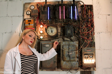 Electro chicks starring Aiden Starr, Katharine Cane, Sovereign Syre nude Porn Pi