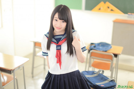 Pretty asian schoolgirl Yuna Himekawa spreads her legs & takes a penis at school - #961287